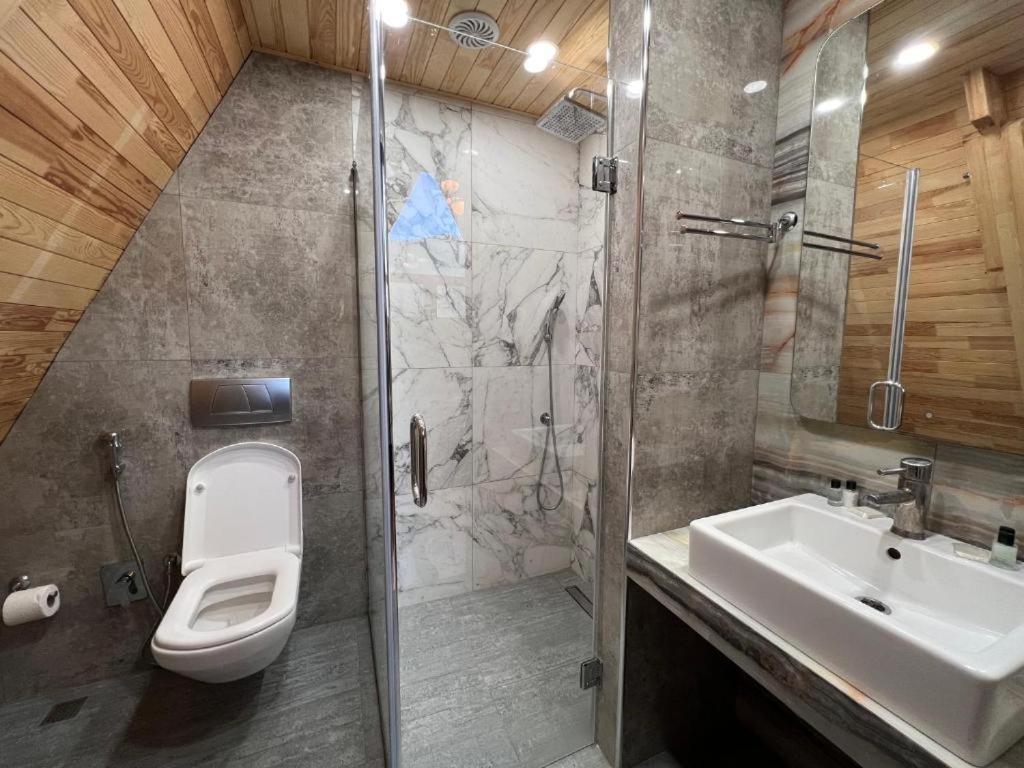 Trigon Family , Hot Pool ,sauna,jacuzzi Villa